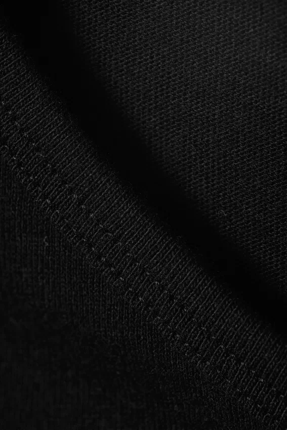 Slim Short-Sleeved V-Neck T-Shirt – Black Slim Short-Sleeved V-Neck T-Shirt – Black