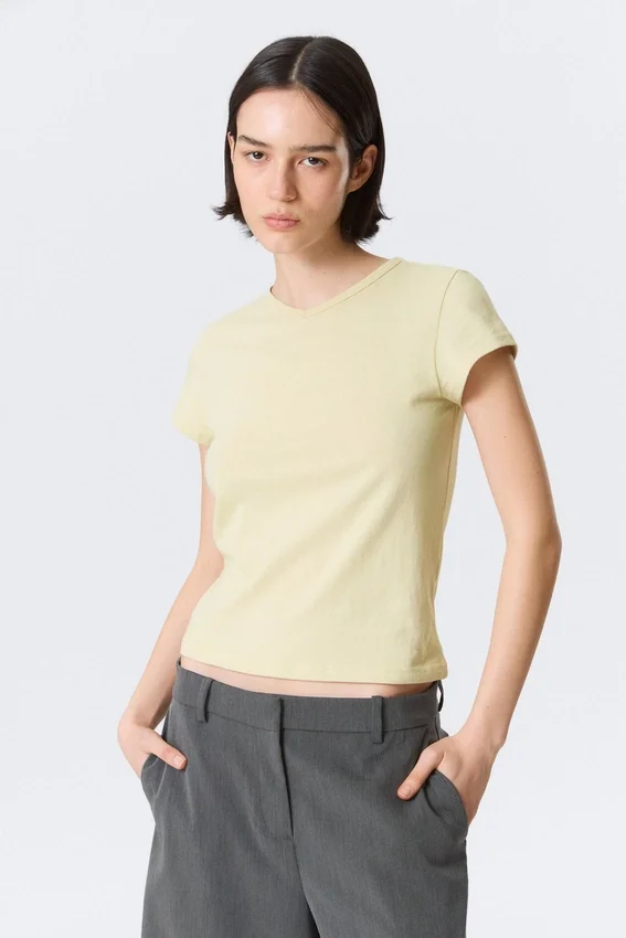 Slim Short-Sleeved V-Neck T-Shirt – Light Beige Slim Short-Sleeved V-Neck T-Shirt – Light Beige