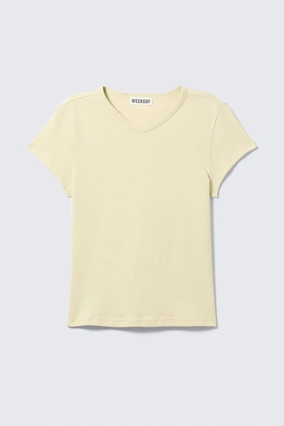Slim Short-Sleeved V-Neck T-Shirt – Light Beige Slim Short-Sleeved V-Neck T-Shirt – Light Beige