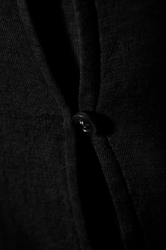 Slim Single-Breasted Cardigan – Black Slim Single-Breasted Cardigan – Black