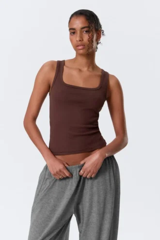 Slim Square Neck Ribbed Tank Top – Burgundy Slim Square Neck Ribbed Tank Top – Burgundy