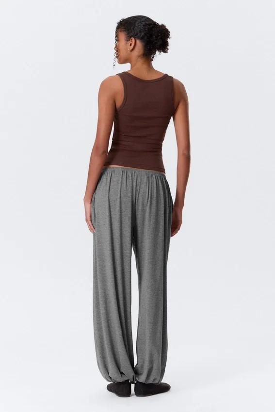 Slim Square Neck Ribbed Tank Top – Burgundy Slim Square Neck Ribbed Tank Top – Burgundy