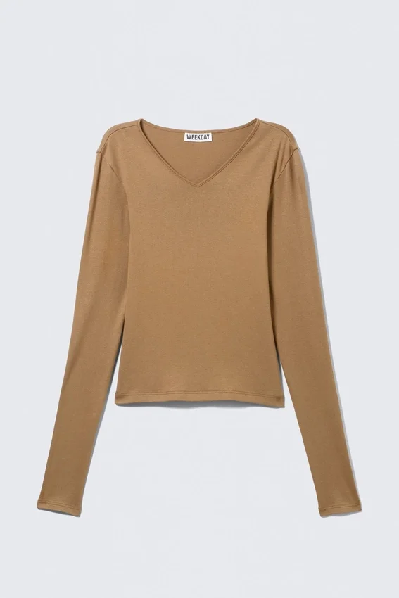 Slim V-Neck Long-Sleeved Top – Dark Beige Slim V-Neck Long-Sleeved Top – Dark Beige