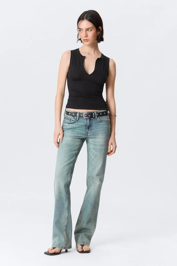 Slim V-Neck Sleeveless Top – Black Slim V-Neck Sleeveless Top – Black