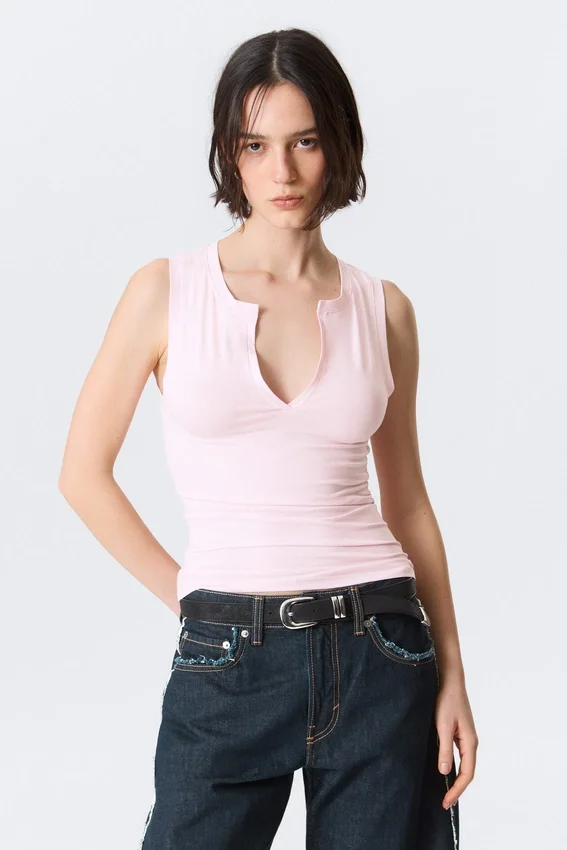 Slim V-Neck Sleeveless Top – Light Pink Slim V-Neck Sleeveless Top – Light Pink