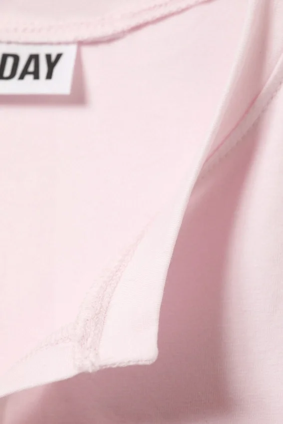 Slim V-Neck Sleeveless Top – Light Pink Slim V-Neck Sleeveless Top – Light Pink