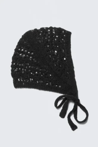 Soft Knitted Bonnet – Black
