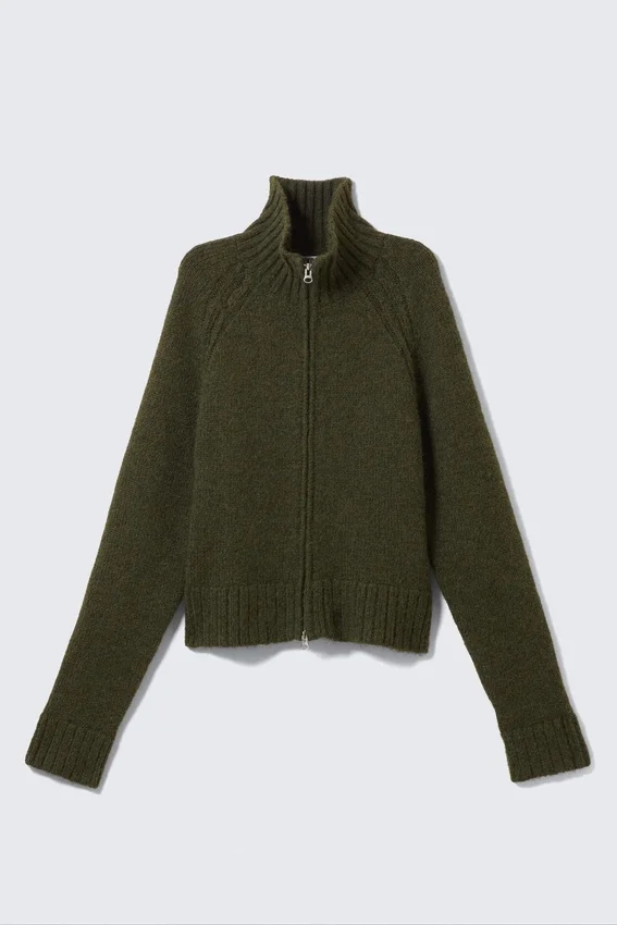 Soft Knitted Fitted Zip Cardigan – Dark Mossy Green Soft Knitted Fitted Zip Cardigan – Dark Mossy Green