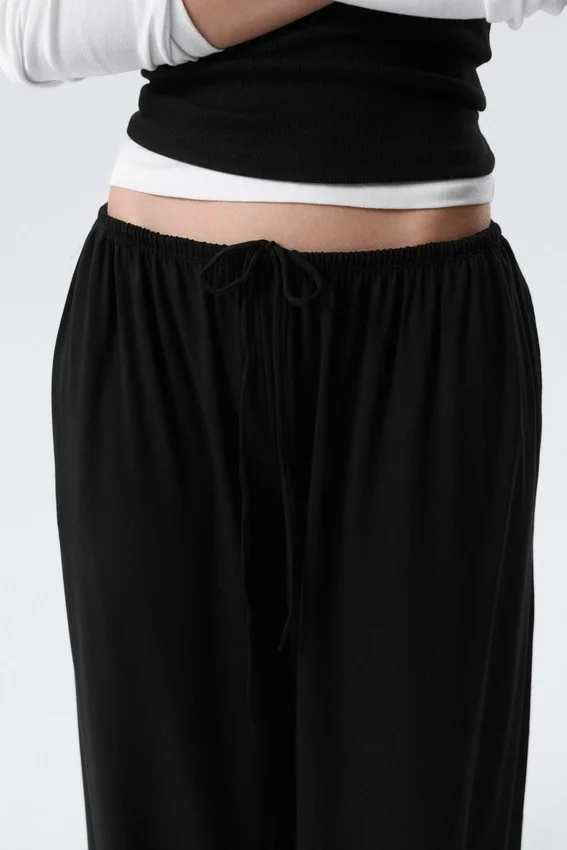 Soft Mid-Rise Balloon Trousers – Black Soft Mid-Rise Balloon Trousers – Black