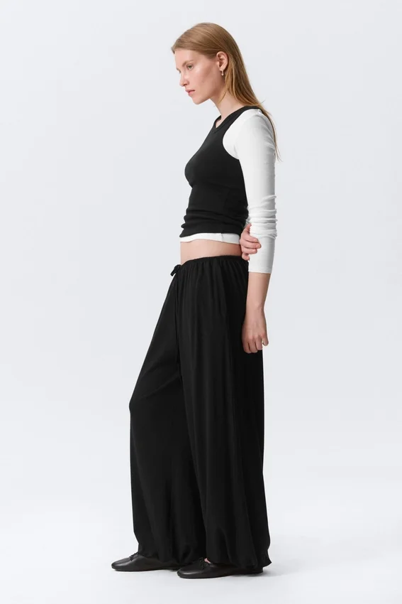 Soft Mid-Rise Balloon Trousers – Black Soft Mid-Rise Balloon Trousers – Black