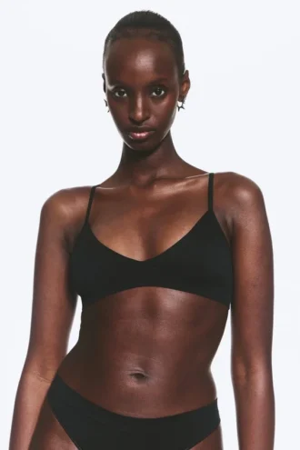 Soft Seamless Triangle Bra – Black