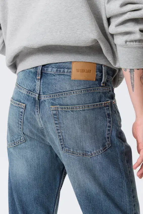Space Mid Rise Relaxed Straight Jeans – Radio Blue – Medium Blue Space Mid Rise Relaxed Straight Jeans – Radio Blue – Medium Blue