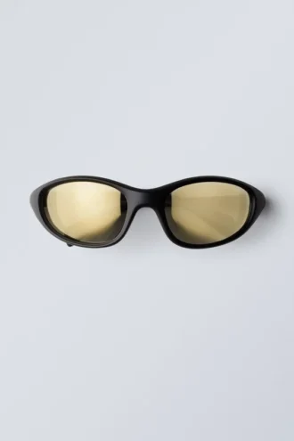 Sporty Oval Sunglasses – Black W. Golden Lenses