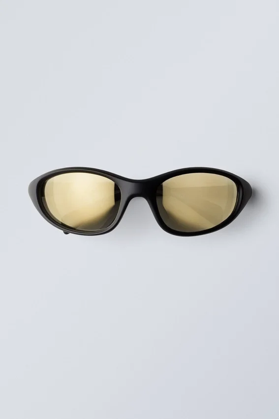 Sporty Oval Sunglasses – Black W. Golden Lenses Sporty Oval Sunglasses – Black W. Golden Lenses