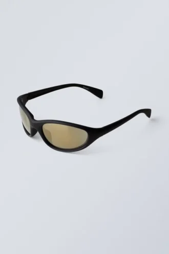 Sporty Oval Sunglasses – Black W. Golden Lenses