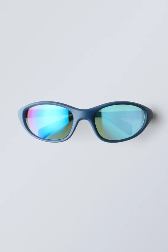 Sporty Oval Sunglasses – Soft Blue Sporty Oval Sunglasses – Soft Blue