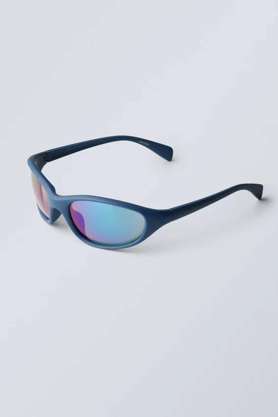 Sporty Oval Sunglasses – Soft Blue Sporty Oval Sunglasses – Soft Blue