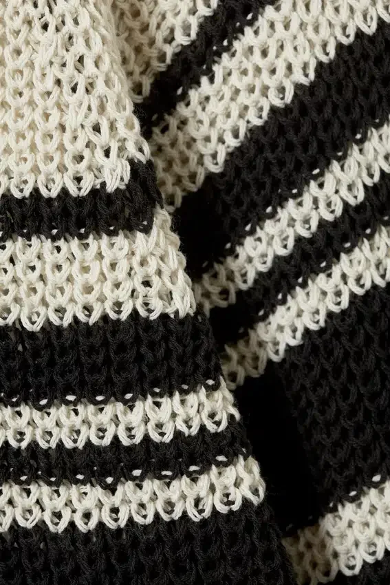 Striped Knitted Raglan-Sleeved Sweater – Striped Beige Striped Knitted Raglan-Sleeved Sweater – Striped Beige