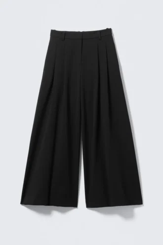 Super Wide Pleated Suiting Trousers – Black Super Wide Pleated Suiting Trousers – Black