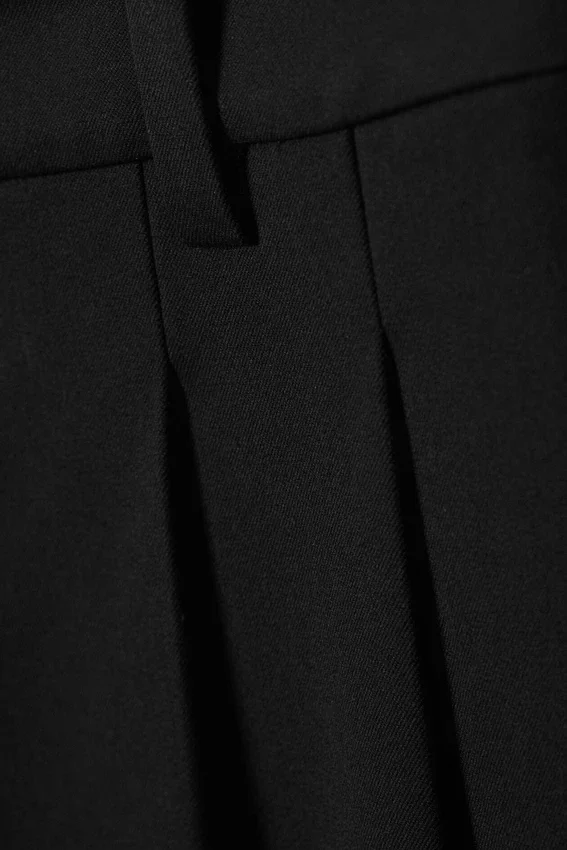 Super Wide Pleated Suiting Trousers – Black Super Wide Pleated Suiting Trousers – Black