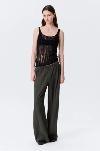 Textured Knitted Tank Top – Black