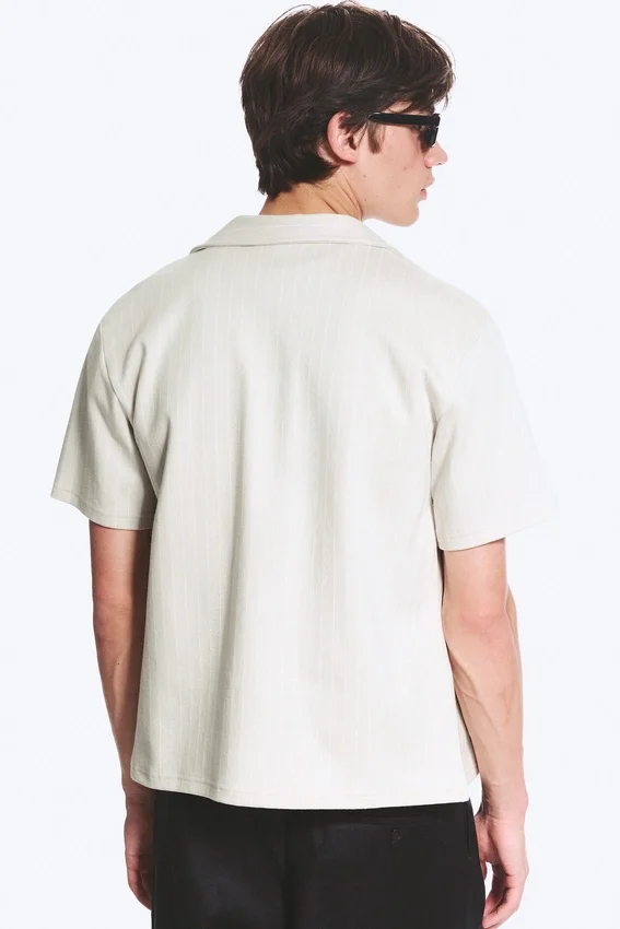 Textured Short-Sleeved Resort Shirt – Light Dusty Mole Textured Short-Sleeved Resort Shirt – Light Dusty Mole