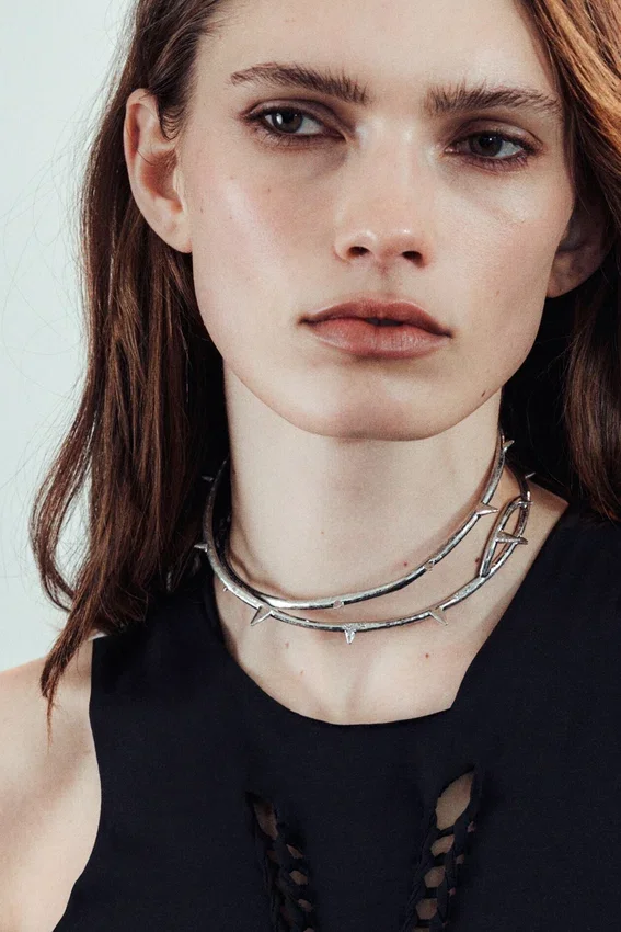 Thorn Choker Necklace – Dusty Light/Grey Thorn Choker Necklace – Dusty Light/Grey