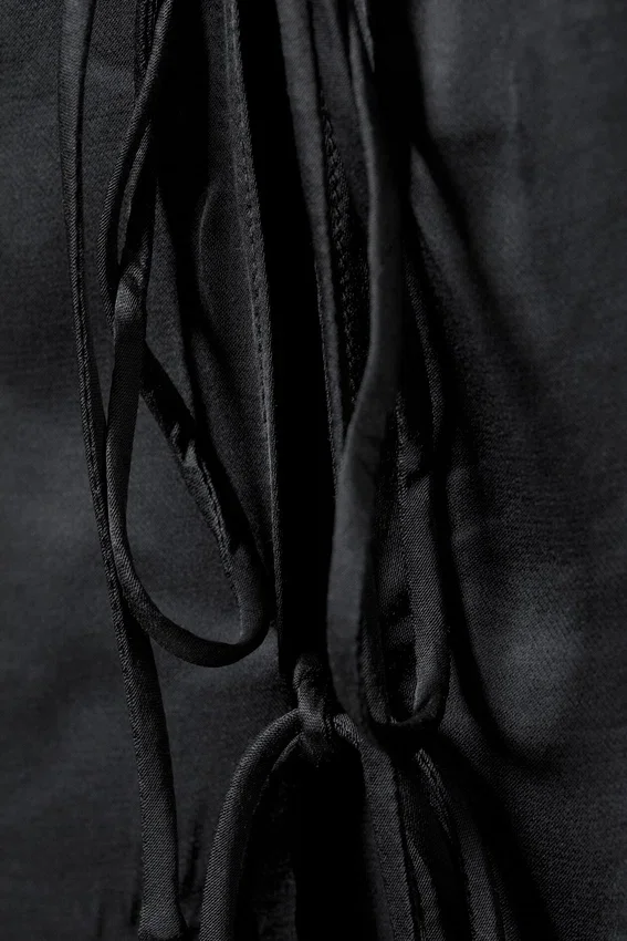 Tie-Front Halterneck Top – Dark Grey Tie-Front Halterneck Top – Dark Grey