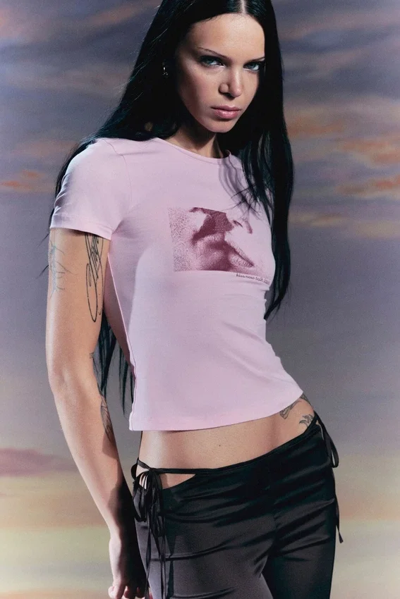 Tight Graphic Mini T-Shirt – Pink – Kiss Tight Graphic Mini T-Shirt – Pink – Kiss