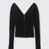 Tight Knitted V-Neck Cardigan – Black Tight Knitted V-Neck Cardigan – Black