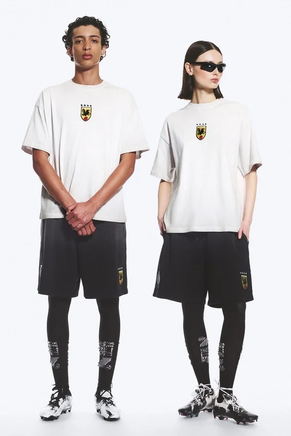 Toffs Great Boxy Football T-Shirt – off White Toffs Great Boxy Football T-Shirt – off White