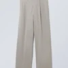 Uno Loose Suit Trousers – Dusty Beige Uno Loose Suit Trousers – Dusty Beige