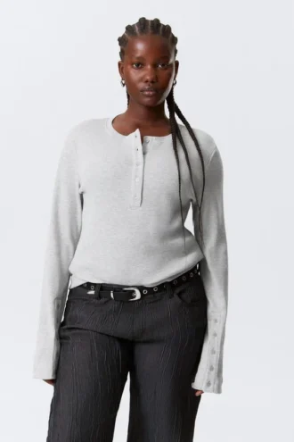 Waffled Long-Sleeved Henley Top – Grey Melange