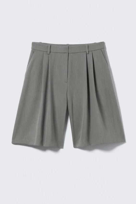 Wide Pleated Tailored Shorts – Dark Grey Melange Wide Pleated Tailored Shorts – Dark Grey Melange