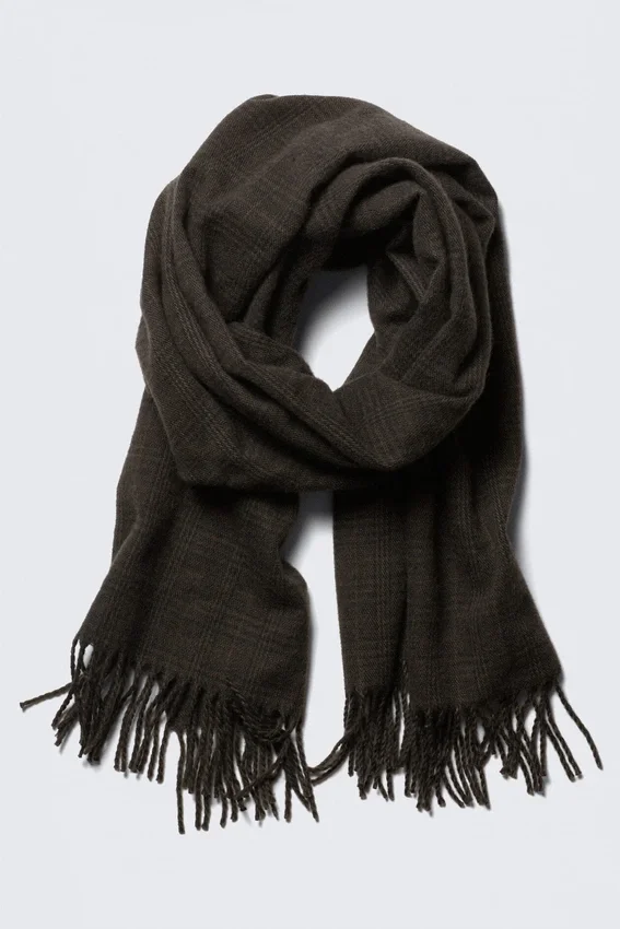 Wool Blend Fringe-Edge Blanket Scarf – Dark Grey Check Wool Blend Fringe-Edge Blanket Scarf – Dark Grey Check