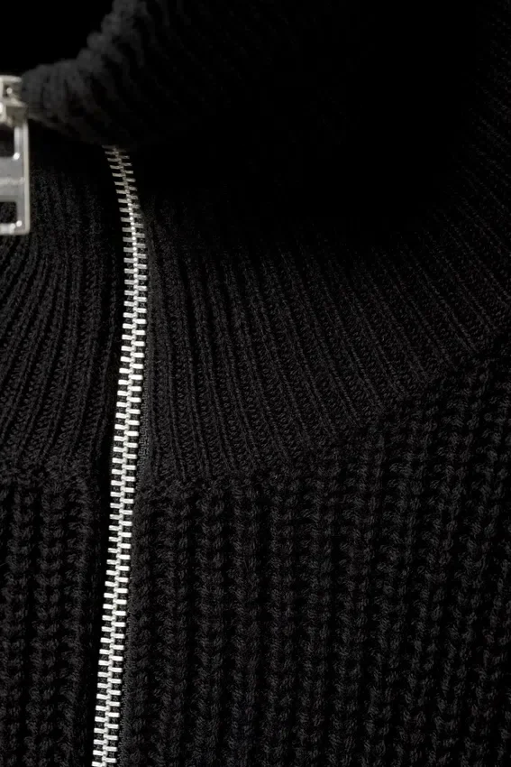Wool-Blend Half-Zip Turtleneck Sweater – Black Wool-Blend Half-Zip Turtleneck Sweater – Black