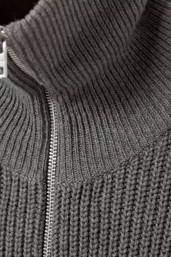 Wool-Blend Half-Zip Turtleneck Sweater – Dark Grey Wool-Blend Half-Zip Turtleneck Sweater – Dark Grey