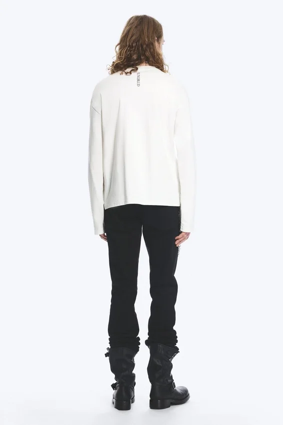 Yungblud Boxy Printed Long-Sleeved Tee – Off-White Yungblud Boxy Printed Long-Sleeved Tee – Off-White