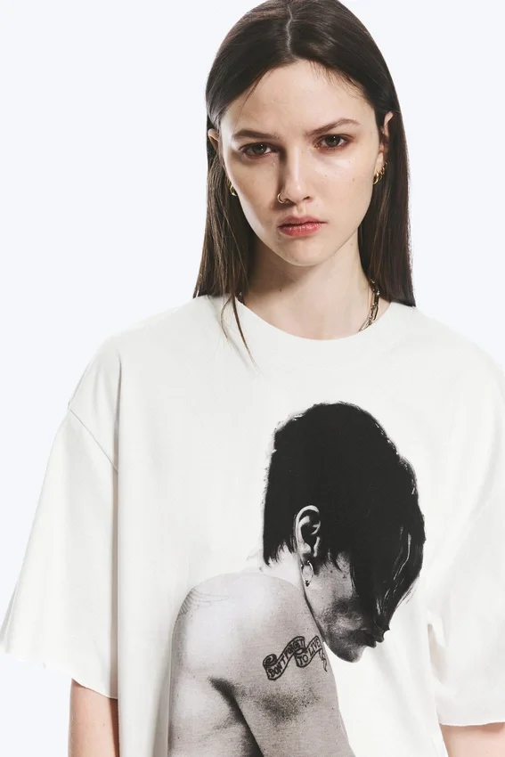 Yungblud Printed Oversized Tee – Off-White Yungblud Printed Oversized Tee – Off-White