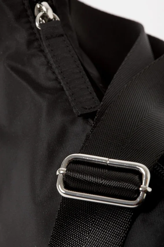 Zari Handbag – Black Zip Zari Handbag – Black Zip